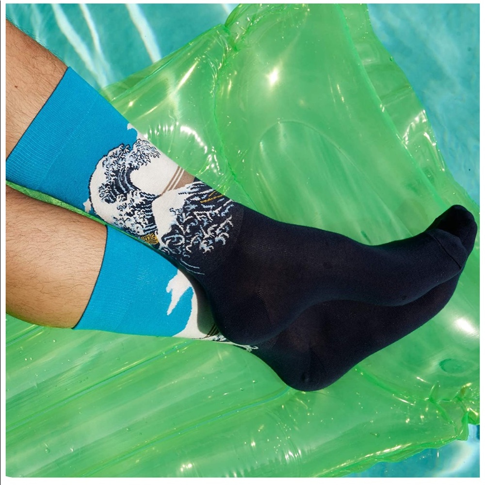 Mens Novelty Ocean Wave Striped Cotton Crew Socks